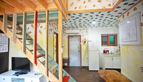 Room (Glass Castle (Unshared House Duplex))