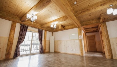 Room (Starlight 102)