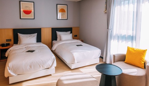 [Busan PKG] Deluxe Twin + Busan Tower 2PAX + Busan City Tour Bus 2PAX