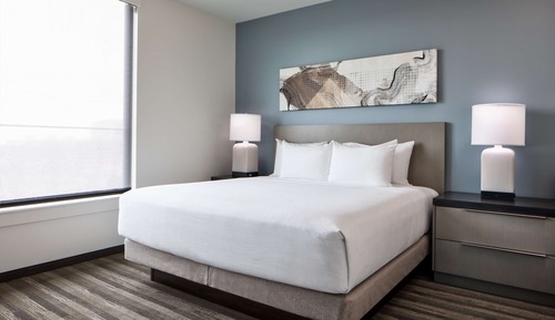 Room, 1 King Bed (with Den)