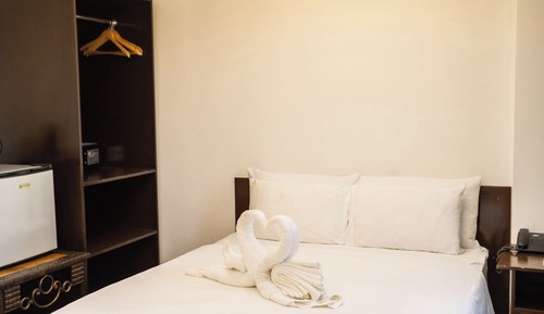 Standard Room, 1 Queen Bed