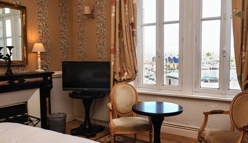 Comfort Room, Harbor View