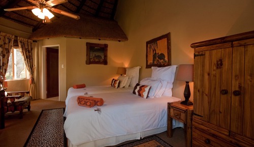 Deluxe Room, 1 Bedroom, Jetted Tub, Garden View