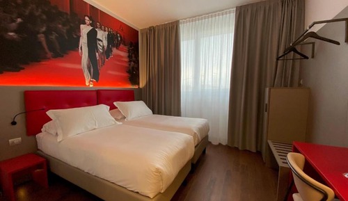 Comfort Room, Accessible