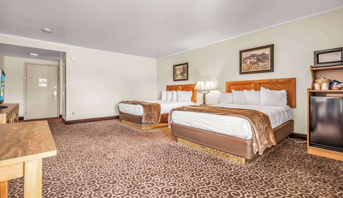 2 Queen Beds, Mobility Accessible Room, Roll-In Shower, Non-Smoking
