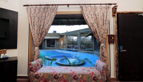 Village Party Pool Villa