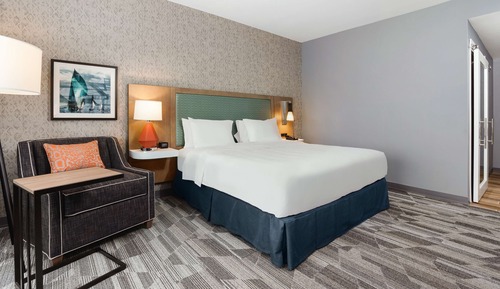 Room, 1 King Bed, Accessible (Roll-In Shower, Mobility & Hearing)