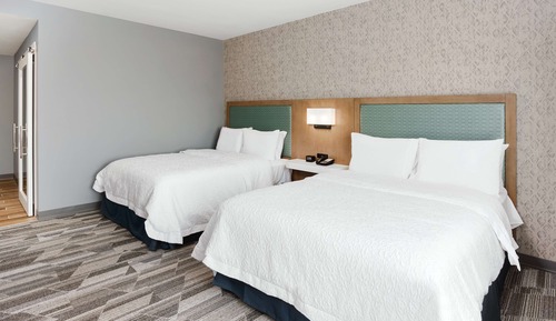 Room, 2 Queen Beds, Accessible, Bathtub