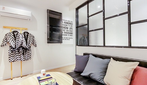 Room (Family (Netflix personal account avai)