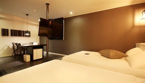 Room (Deluxe Twin A (Netflix personal accou)