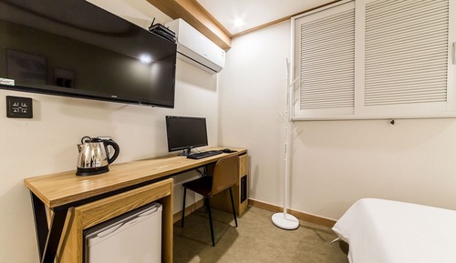 Room (Twin (PC/Netflix & YouTube TV/top qua)