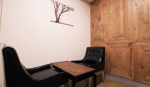 Room (Suite (Body Friends massage chair equ)