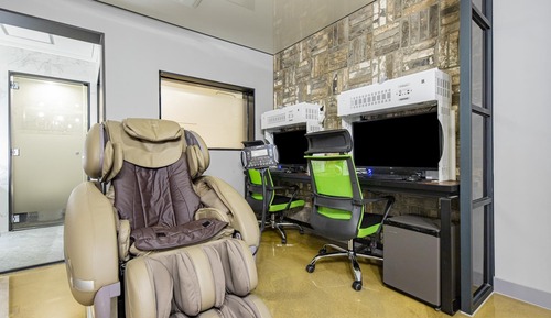 Room (Royal Suite (TWIN gaming 2PC Netflix )