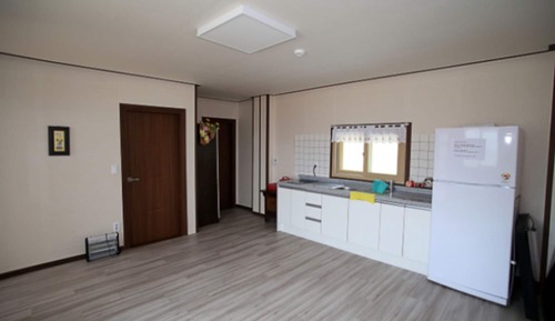 Room (No 2 Cong Fat)