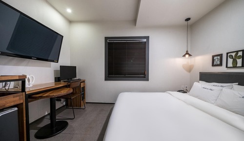 Room (Deluxe Double OTT (Free Parking/Netfl)