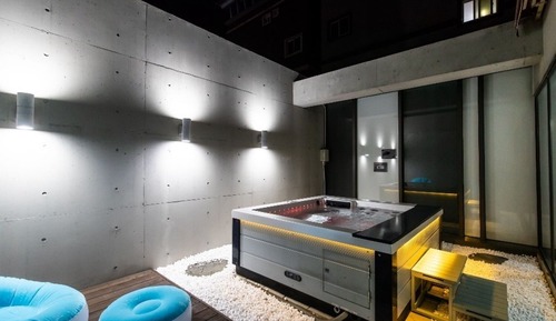 Room (Outdoor spa room (3 people / 402 406))