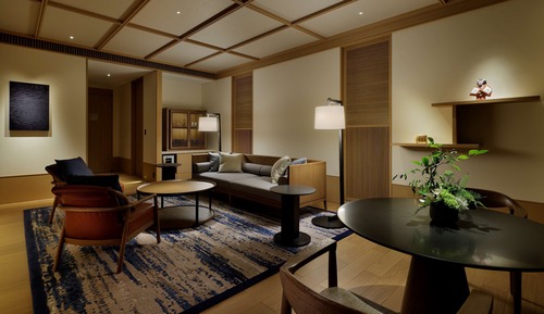 ROKU Suite Room 2 Twin Beds