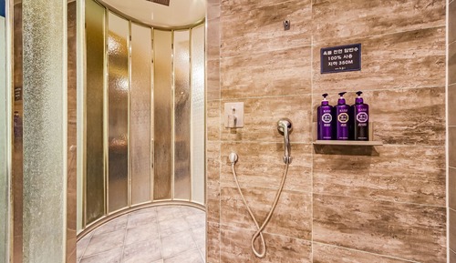 Room (VIP (PC Netflix available))