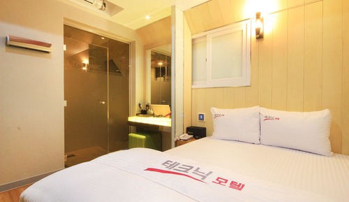 Room (Standard room)