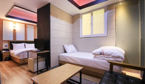 Room (Deluxe-Twin (Room with Styler))