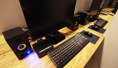 Room (Twin (Netflix available))