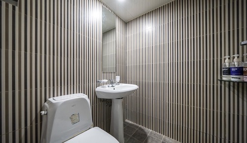 Room (Our Azit (karaoke ast at the venue))