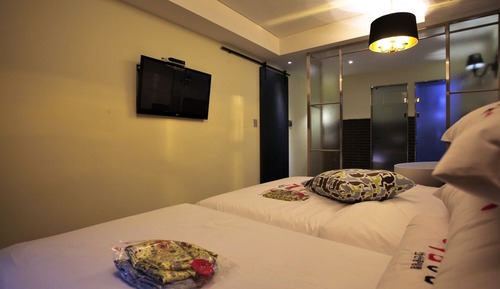 Room (VIP- Room (Netflix/Twin Bed/Outdoor B)