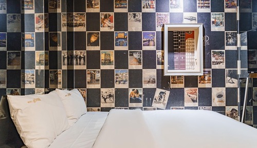 Room (Deluxe game room (2PCs PUBG available)