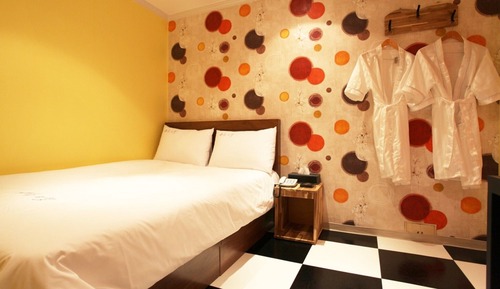 Room (Special (Netflix Disney+ [viewable on)