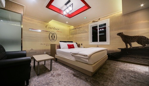 Room (VIP A (Netflix available))