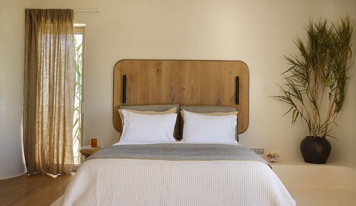 Honeymoon Suite, Sea View