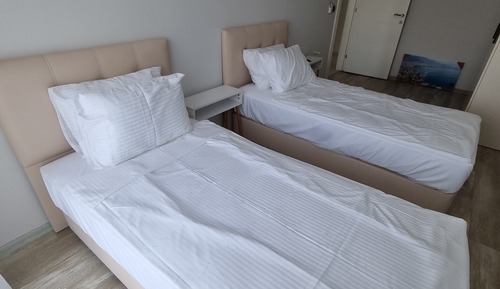 Deluxe Condo, 3 bedrooms, 1 living room (3+1)