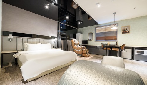 Room (VIP Suite / Cooking available (microw)