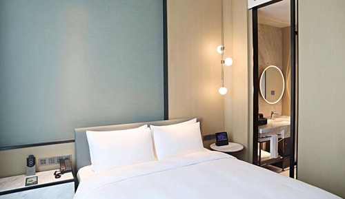 Classic Room, 1 King Bed