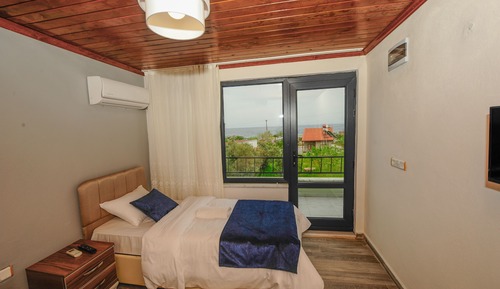 Deniz Manzarali 2 kisilik Oda