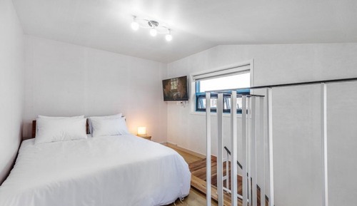 Room (Duplex Double Room No 407 (Non-smokin)