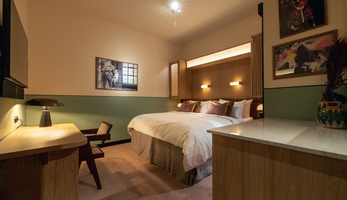 Dark at Jacyz No windows