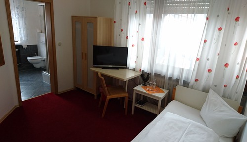 Basic Twin Room