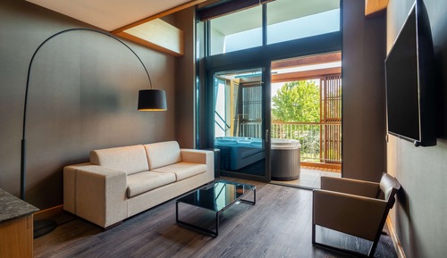 Suite, Jetted Tub (Loft)