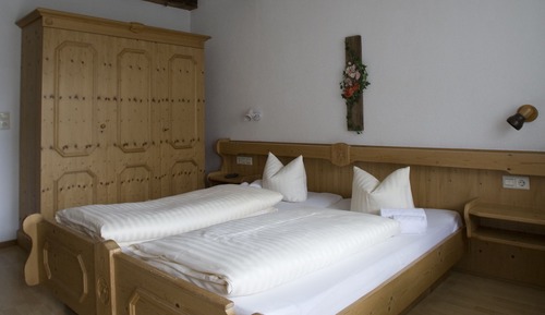 Triple Room, Multiple View