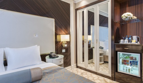 Premium Room with 2 Single Beds