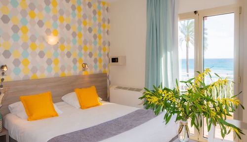 Comfort Room, 1 Queen Bed, Sea View
