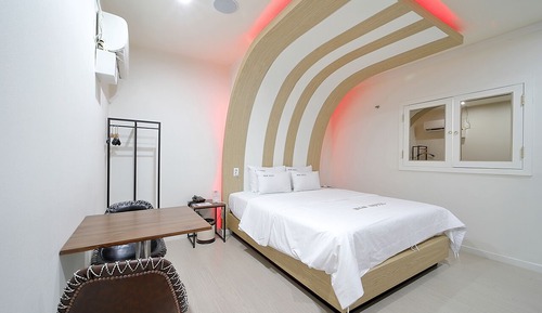 Premium Double Room (B)