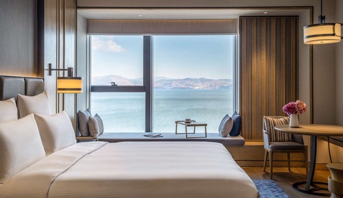 Deluxe Room, 1 King Bed, View