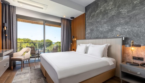 Comfort Room Main Building Sea View