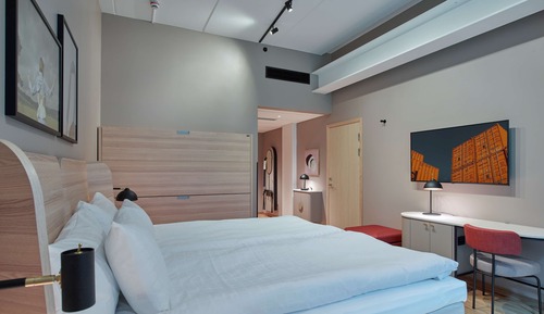 Family Room (Standard)