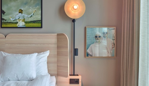 Standard Room (King)