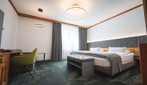 Family Room, 1 King Bed (with Sofabed)