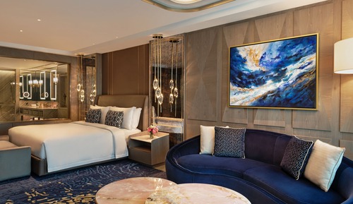 Suite, 1 King Bed, Non Smoking, Bay View (Opera)