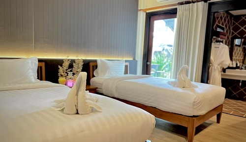 Deluxe Room, Connecting Rooms